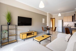 1 bedroom, desk, Internet - Kalamata City Nest Ypapanti Cozy Bright Getaway (Kalamata)