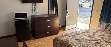 Bureau, espace de travail pour ordinateur portable, Wi-Fi gratuit