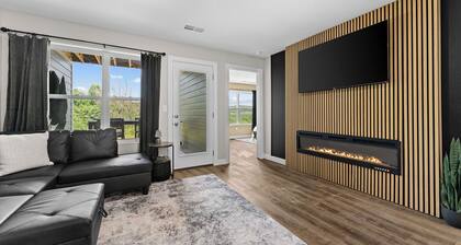 New! 3BR Condo, Private Hot Tub, Close to Strip
