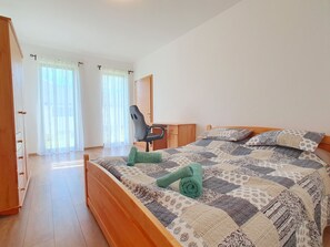 3 sovrum, strykjärn/strykbräda, gratis wi-fi och sängkläder