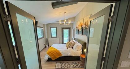 Idaho Pine Condo at Schweitzer Ski Resort, 2 bedroom, 1 bath, high-end finishes.