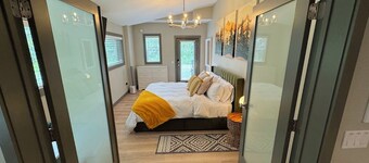 Idaho Pine Condo at Schweitzer Ski Resort, 2 bedroom, 1 bath, high-end finishes.