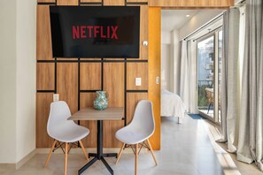 Dining - Modern 1BR Bucerías Condo w/ Balcony, Pool, Gym & Beach 1 Block Away (Bucerias)