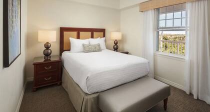 2BR/2BA Beachfront Resort Villa @ Windward Pointe along Atlantic Ocean