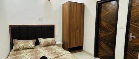 2 多间卧室、免费 WiFi、床单