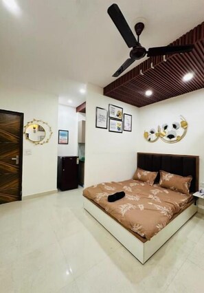 1 bedroom, WiFi, bed sheets - The Puzzle by Prahar Homes Apt 2 (NEW DELHI)