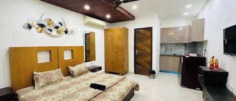 1 bedroom, WiFi, bed sheets