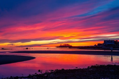 Beachfront Cottage with panoramic views of Long Island Sound in Madison CT