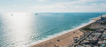 1 Block to Beach Heaven Chic 2BD