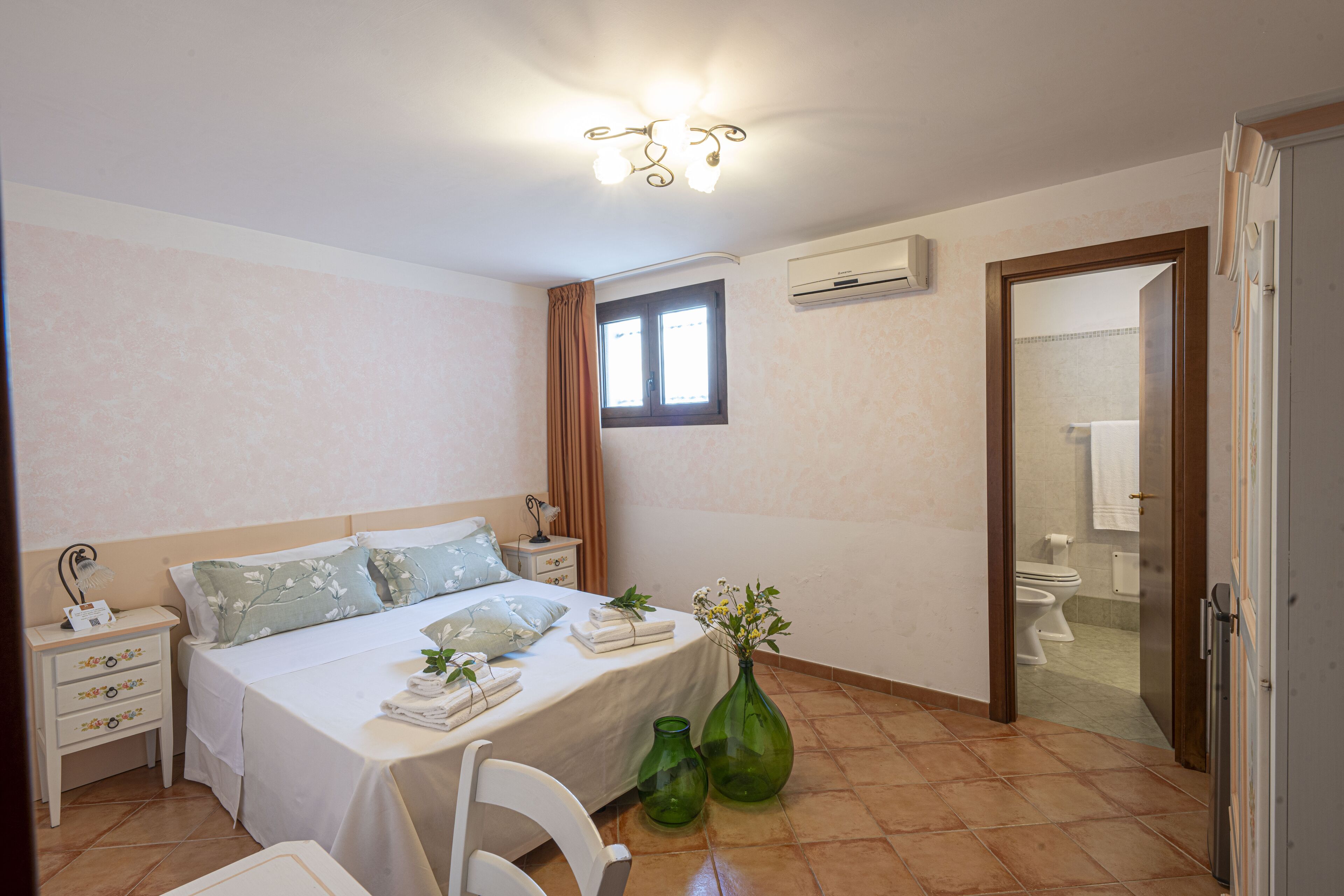 3 makuuhuonetta, Wi-Fi, vuodevaatteet