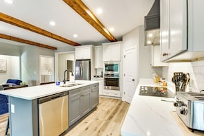 Fridge, microwave, stovetop, dishwasher - Lake Hartwell Family Getaway w/ Dock & Water Views (Lavonia)