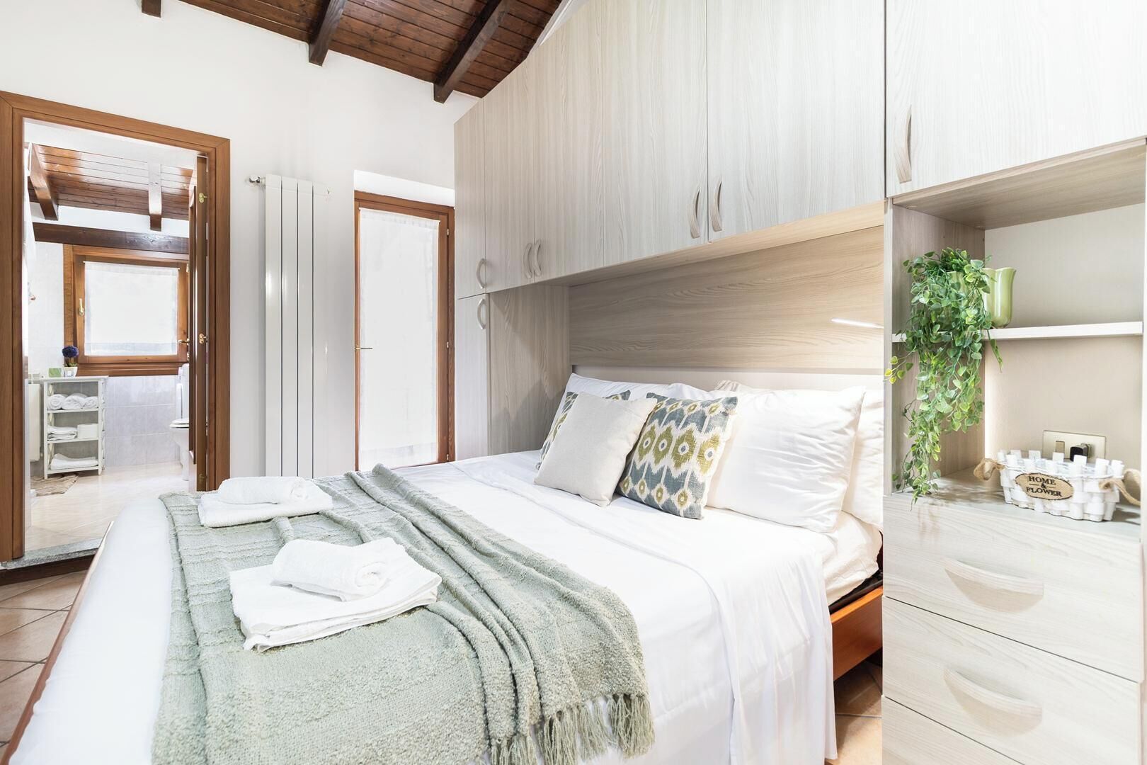 1 bedroom, WiFi, bed sheets