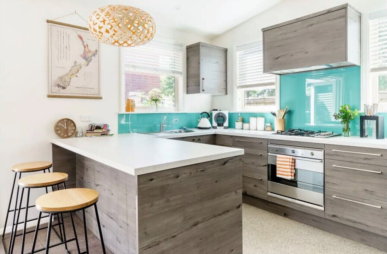 Micro-ondes, four, plaque de cuisson, lave-vaisselle