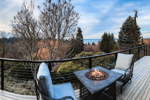 Vashon View Cottage - Vashon, WA