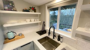 Fridge, microwave, coffee/tea maker, toaster