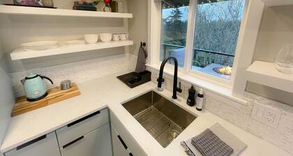 Vashon View Cottage - Vashon, WA