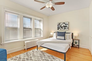Classic Apartment, 1 Bedroom, Non Smoking | Desk, iron/ironing board, free WiFi