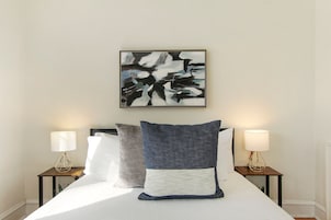 Classic Apartment, 1 Bedroom, Non Smoking | Desk, iron/ironing board, free WiFi