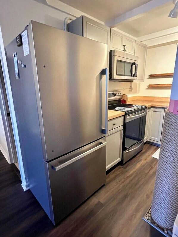 Microwave, oven, stovetop, dishwasher