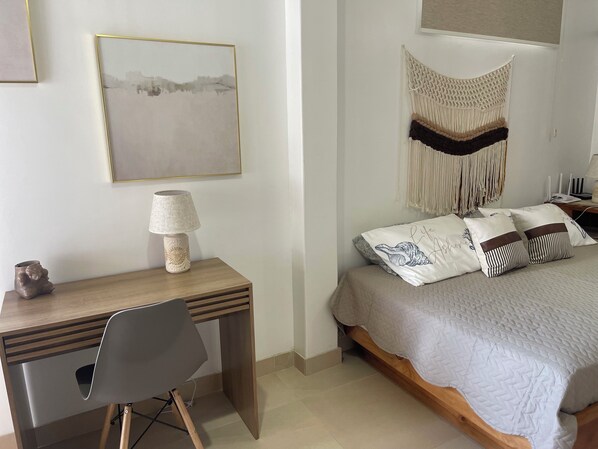3 quartos, ferros/tábuas de passar roupa, Wi-Fi, roupa de cama