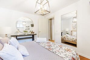 5 bedrooms, iron/ironing board, free WiFi, bed sheets