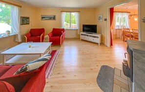 TV - 2 bedroom stunning home in Broakulla (Broakulla)