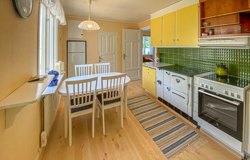 2 bedroom stunning home in Broakulla