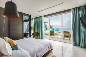 5 bedrooms, iron/ironing board, Internet, bed sheets