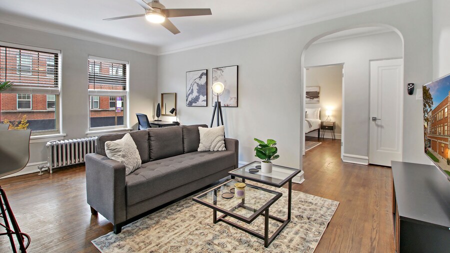 Lovely 1BR in Evanston -Elmwood 105