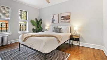 Comfort Apartment | Desk, iron/ironing board, free WiFi