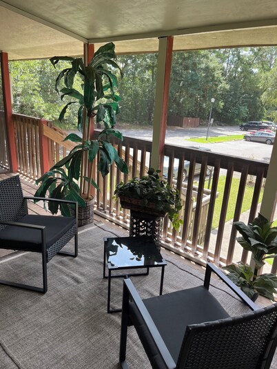  Your Home-Away From Home! Family and Pet Friend!