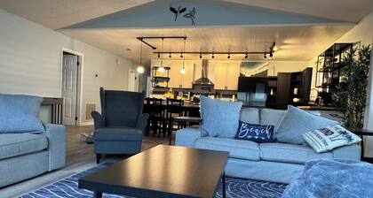 Family escape short walk to the beach close to Mayo Clinic