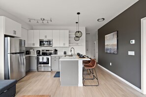 Mikrowelle, Ofen, Herdplatte, Geschirrspüler