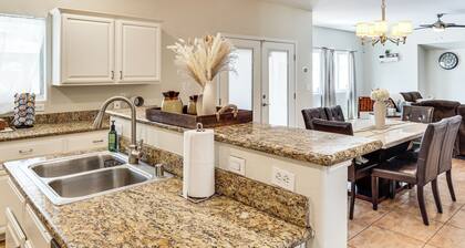 North Las Vegas Home w/ Hot Tub - 14 Mi to Strip!