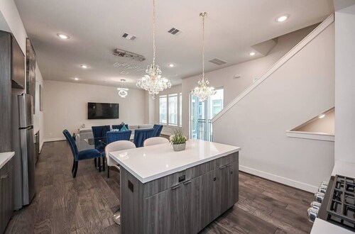 Charming 3-bedroom house with AC, WiFi in superb Houston