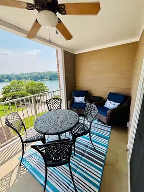 Outdoor dining - #1 SML Lake Escape! Lakeview, Boat, Golf, Beach! (Huddleston)