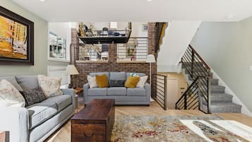 Smart TV, fireplace, books, offices