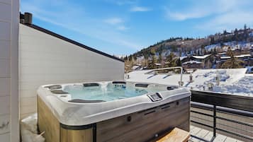 Bain à remous extérieur