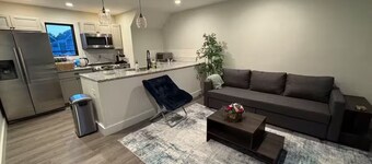 Charming 1-bedroom carriage house apartment with private garage