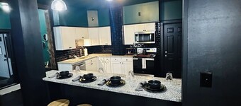 The Nightcap - Luxe 2BR - Downtown Williamsport