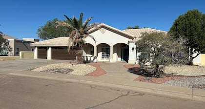 3-Bdrm house on golf course. 20 mins to White Sands NP, 40 mins to Cloudcroft.