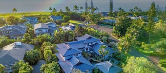 Shangri-la escape! Ohana studio with private entrance and parking.