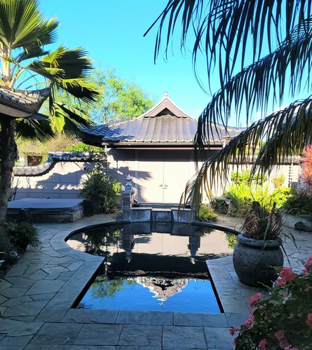 Shangri-la escape! Ohana studio with private entrance and parking.