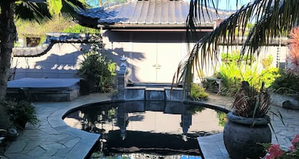 Shangri-la escape! Ohana studio with private entrance and parking.