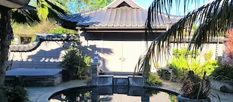 Shangri-la escape! Ohana studio with private entrance and parking.