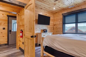House (6 Bedrooms) | Interior