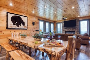 House (6 Bedrooms) | Interior