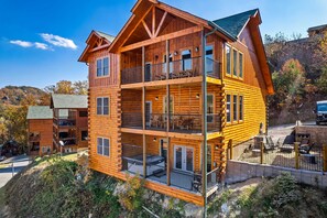 House (6 Bedrooms) | Front of property