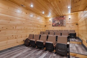 House (6 Bedrooms) | Interior