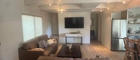 Smart TV y chimenea